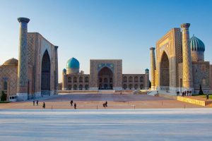 Sam.-Registan-Square-red